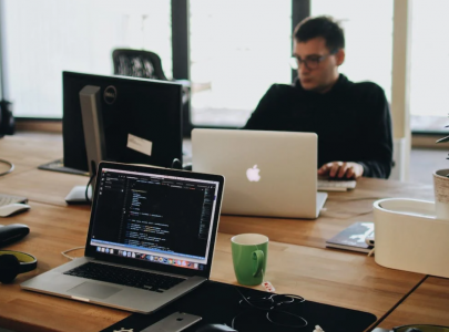 白鯨外貿(mào)網(wǎng)站建設(shè)為您分享：建設(shè)一個(gè)網(wǎng)站的費(fèi)用由哪些組成？